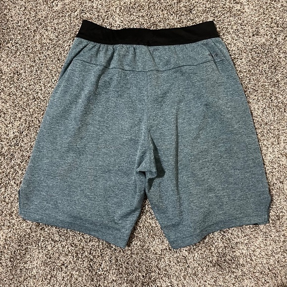 Adidas Aeroready Men's Small, Zippered Pockets, Moisture wicking - Picture 7 of 12